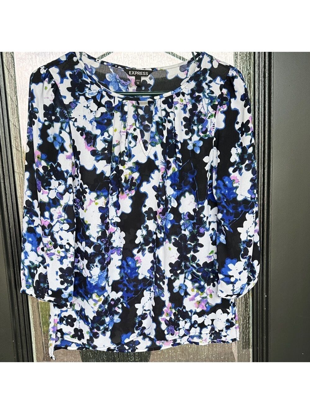 Express Women's Floral Blouse - Blue, Black, and White - Picture 3 of 7